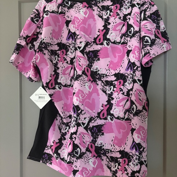NWT  Scrub Top - Healing Hands Breast Cancer Awareness Stretch - Picture 4 of 9